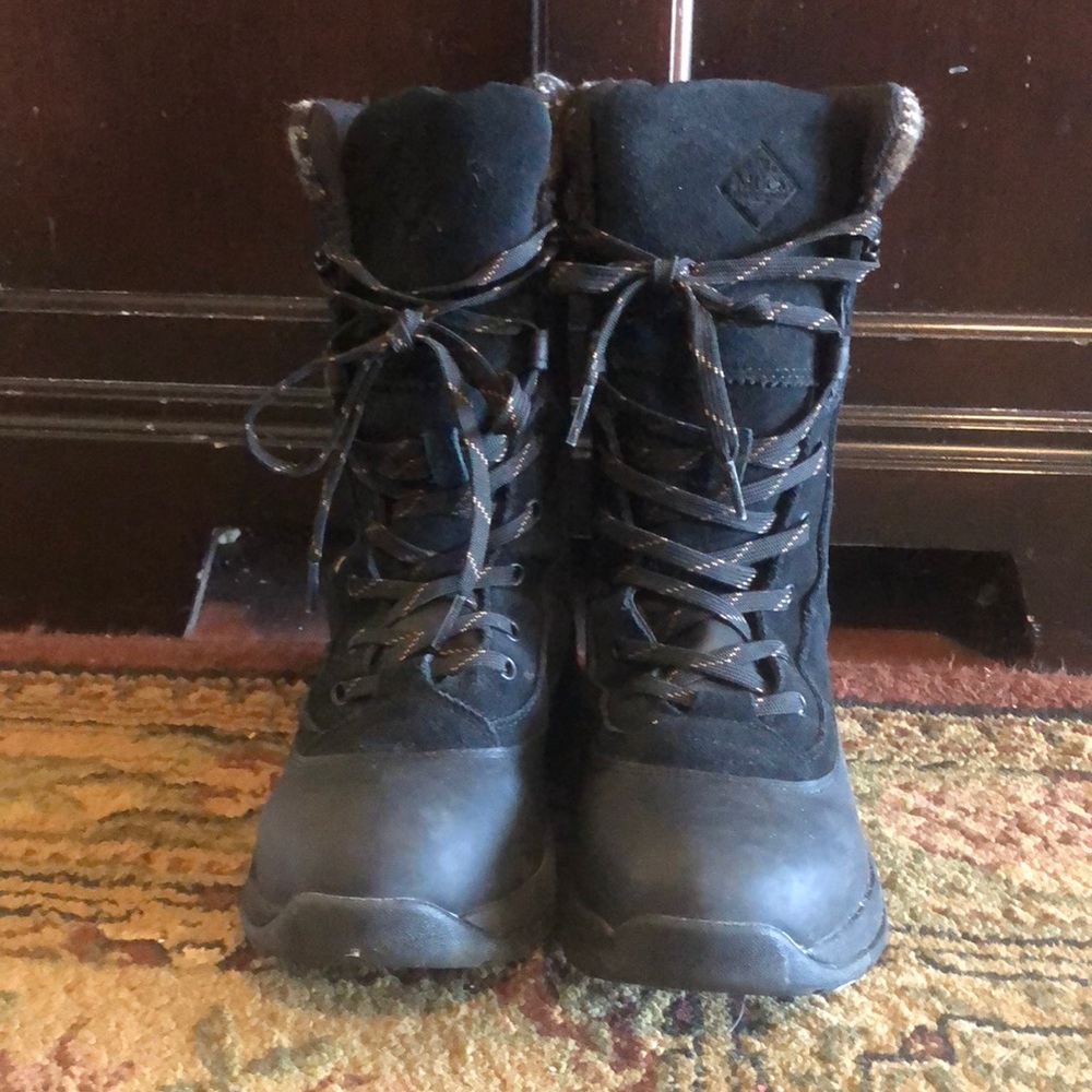 Muck Boot Women's Apres Lace Leather Arctic Grip Boots Black